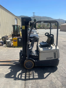 side view of the CROWN Electric 3-W Sitdown Counterbalance Forklift