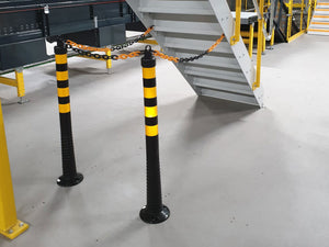 Flexible Delineator Post with Optional Chain Accessories