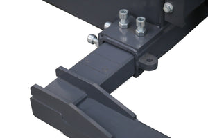Adjustable base leg for electric stacker for straddling pallets - outriggers